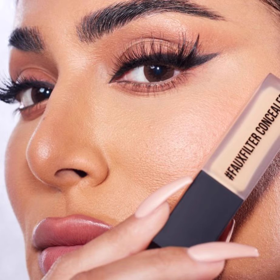 Huda Beauty Faux Filter مضيئة  - مراجعة Beauty Makeup Filter وسعره